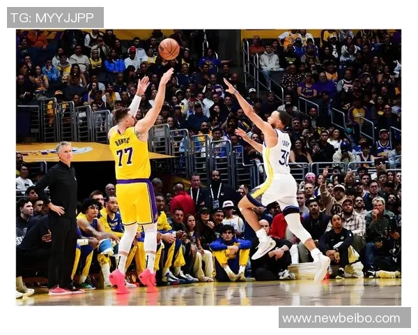 东契奇罚球失误遗憾错过赛季首场50分里夫斯无奈呼喊罚进一个啊