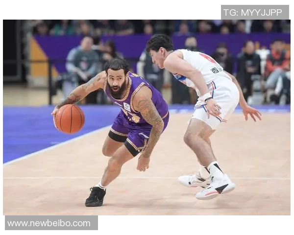 克雷格波特强势突破撤步远投被犯规成功打成3加1