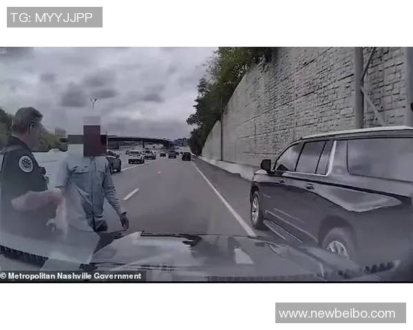 卡姆琼斯因超速被拦截逮捕急于赶往训练场引发关注